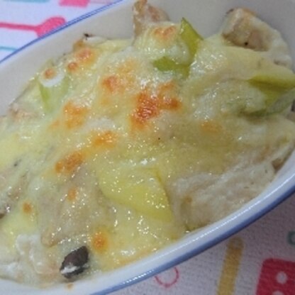 長芋と鶏肉とﾁｰｽﾞ、何でこんなに合うのでしょう！冷凍庫にあった食材でできました(^^)長芋の食感も最高です！